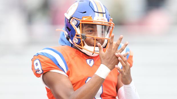East St. Louis quarterback Robert Battle